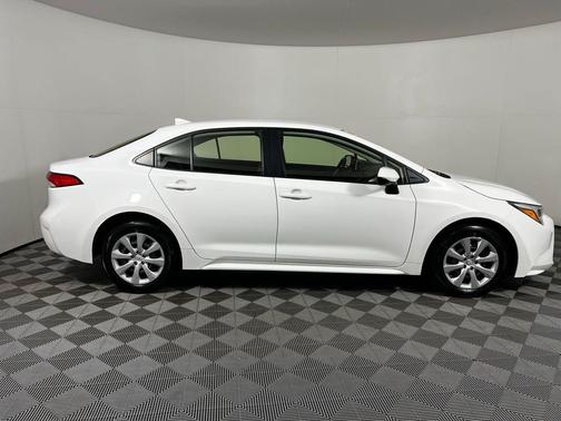 2025 Toyota Corolla Hybrid SE