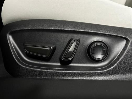 2025 Toyota Prius Limited
