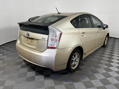 2010 Toyota Prius III