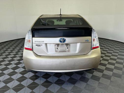 2010 Toyota Prius III