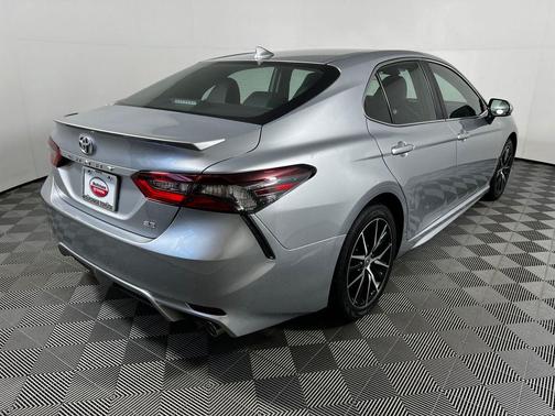 Celestial Silver Metallic 2023 Toyota Camry SE