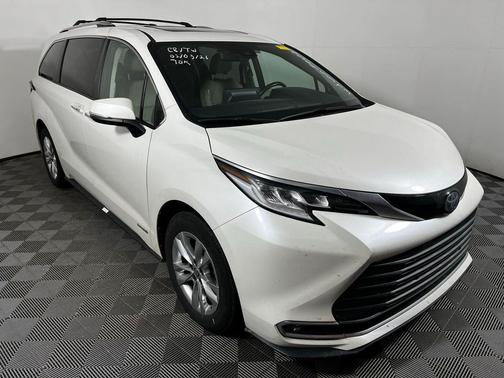 2021 Toyota Sienna Limited 7-Passenger