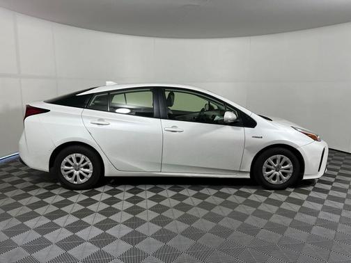 Wind Chill Pearl 2022 Toyota Prius LE