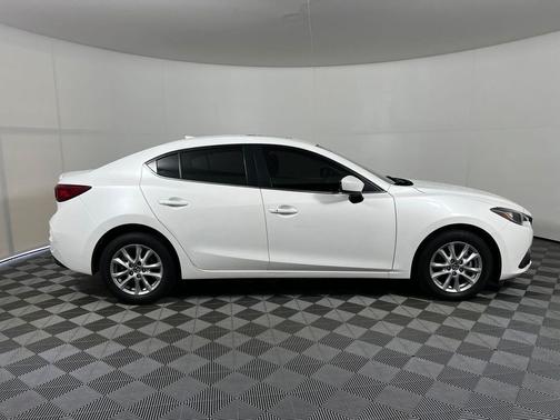 Snowflake White Pearl Mica 2016 Mazda Mazda3 i Touring