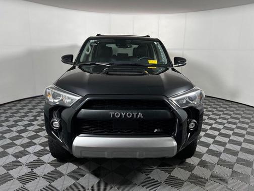 Midnight Black Metallic 2022 Toyota 4Runner TRD Off Road Premium