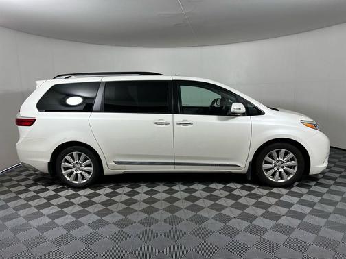 2017 Toyota Sienna Limited Premium