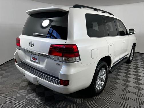 Blizzard Pearl 2018 Toyota Land Cruiser Base