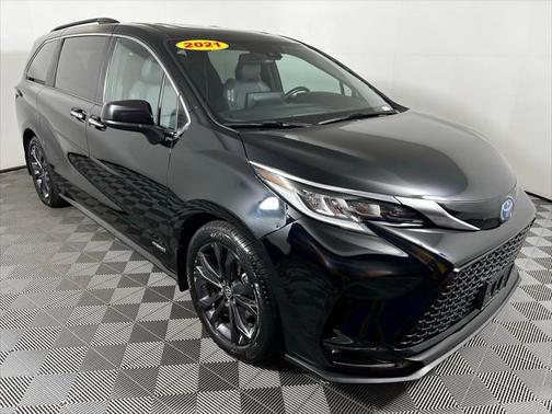 2021 Toyota Sienna XSE 7 Passenger