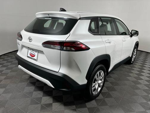 Wind Chill Pearl 2026 Toyota Corolla Cross L