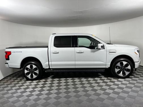 Avalanche 2023 Ford F-150 Lightning Platinum