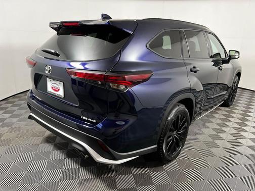 2025 Toyota Highlander XSE