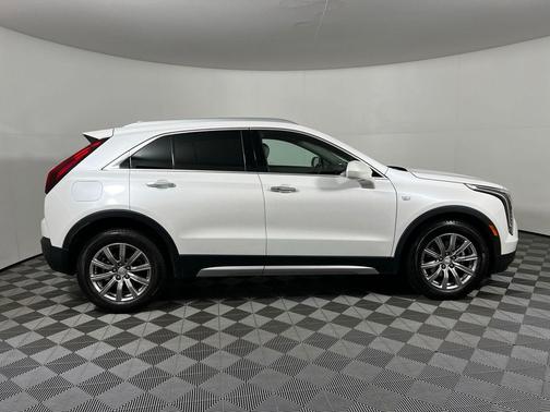 Crystal White Tricoat 2020 Cadillac XT4 Premium Luxury