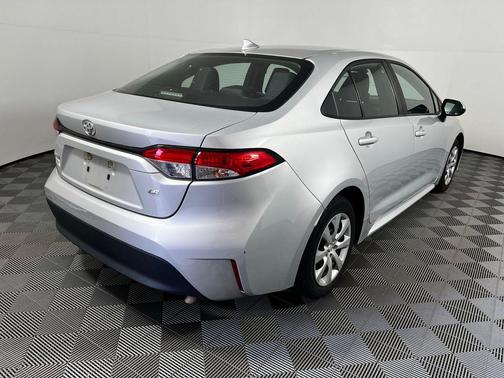 Classic Silver Metallic 2024 Toyota Corolla LE