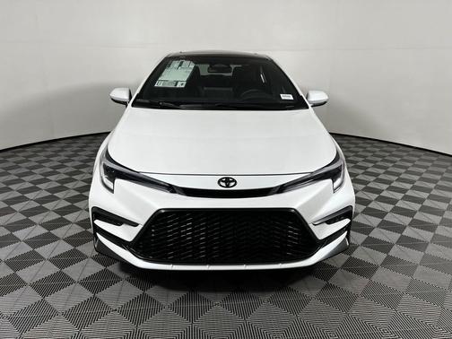 Wind Chill Pearl/Midnight Black Metallic 2026 Toyota Corolla XSE
