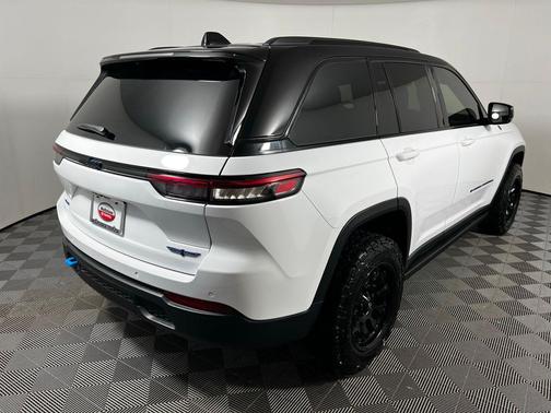 2024 Jeep Grand Cherokee 4xe Trailhawk