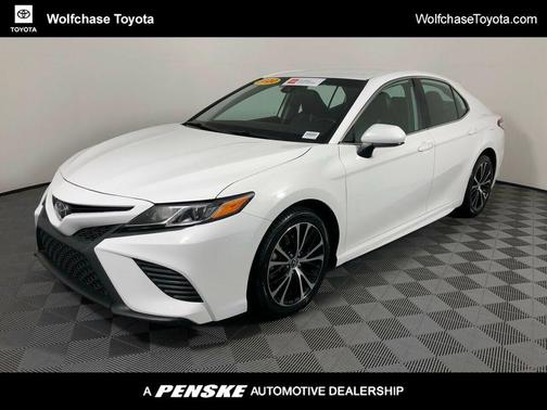 Photo 1 of 43 of 2020 Toyota Camry SE