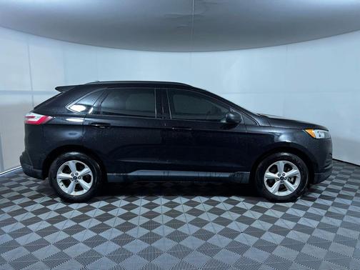 AGATE BLACK METALLIC 2020 Ford Edge SE