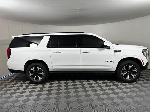 Summit White 2025 GMC Yukon XL 4WD AT4