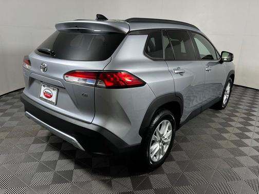 2025 Toyota Corolla Cross LE