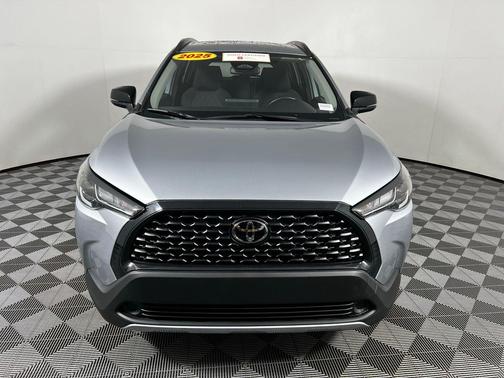 2025 Toyota Corolla Cross LE