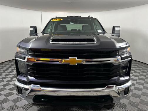 Dark Ash Metallic 2024 Chevrolet Silverado 2500 LT