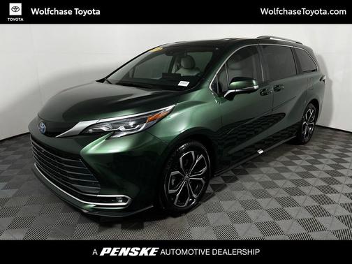 2025 Toyota Sienna Platinum