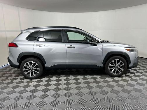 Sonic Silver 2025 Toyota Corolla Cross XLE