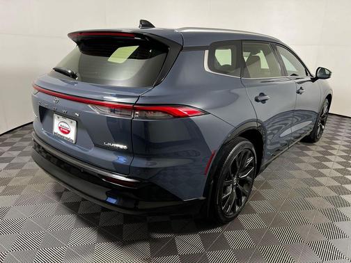 2025 Toyota Crown Signia Limited