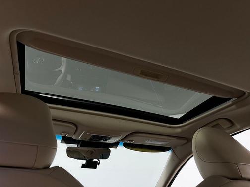 2019 Toyota Avalon Hybrid Limited