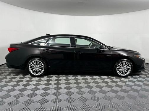 2019 Toyota Avalon Hybrid Limited