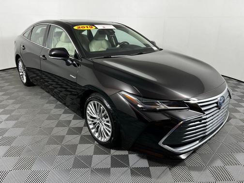2019 Toyota Avalon Hybrid Limited
