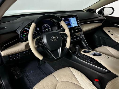 2019 Toyota Avalon Hybrid Limited