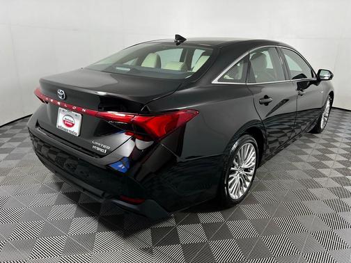 2019 Toyota Avalon Hybrid Limited