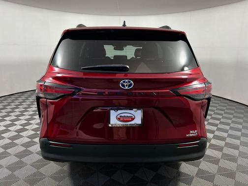 2022 Toyota Sienna XLE