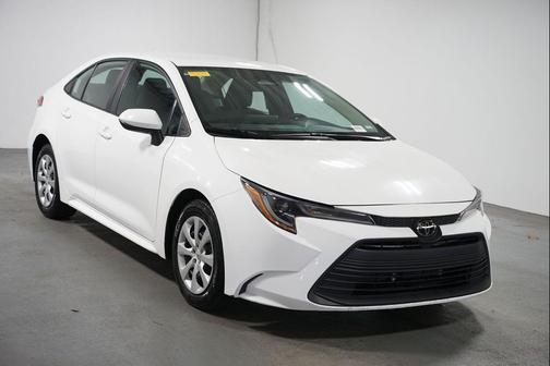 Ice Cap 2024 Toyota Corolla LE