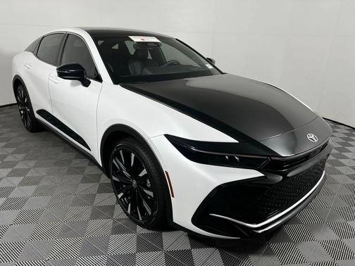 2026 Toyota Crown Platinum