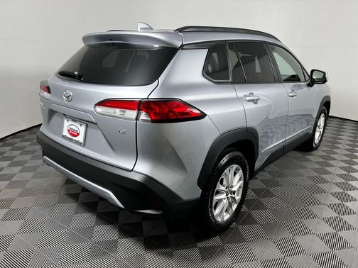 2024 Toyota Corolla Cross LE