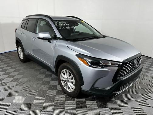 2024 Toyota Corolla Cross LE