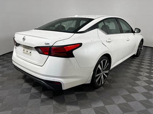 2020 Nissan Altima SR FWD