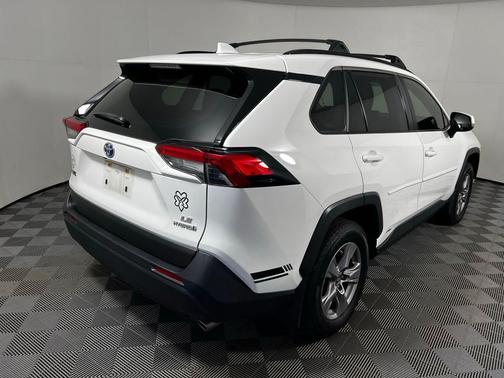 2022 Toyota RAV4 Hybrid LE