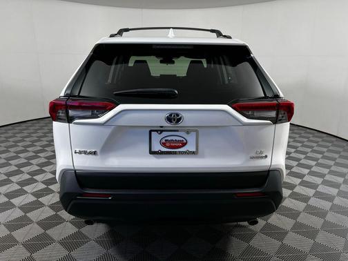 2022 Toyota RAV4 Hybrid LE