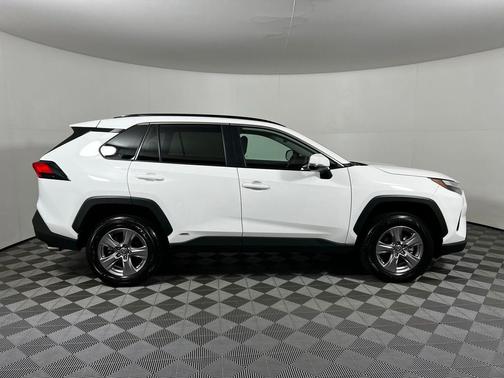 Ice Cap 2025 Toyota RAV4 Hybrid XLE