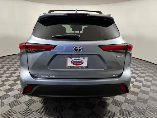 2023 Toyota Highlander Hybrid XLE