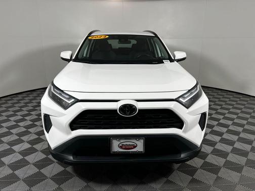 Ice Cap 2024 Toyota RAV4 XLE