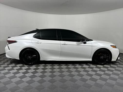 2024 Toyota Camry Hybrid SE