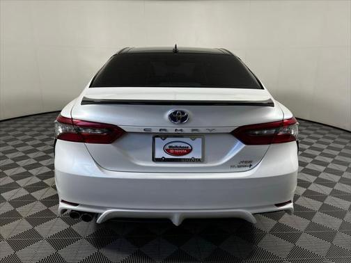 2024 Toyota Camry Hybrid SE