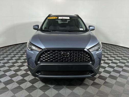 2024 Toyota Corolla Cross LE