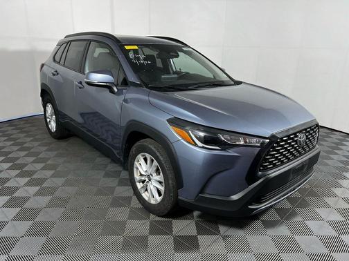 2024 Toyota Corolla Cross LE