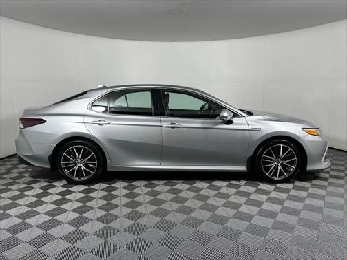 2021 Toyota Camry Hybrid XLE