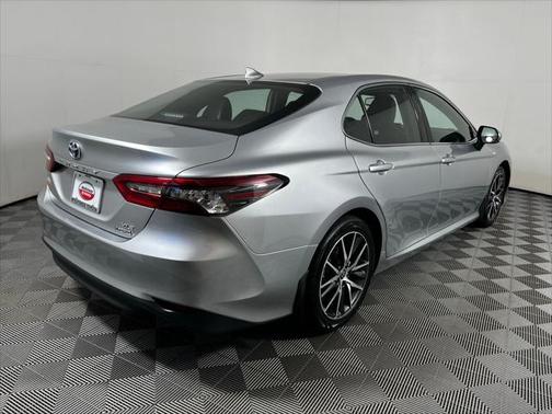 2021 Toyota Camry Hybrid XLE